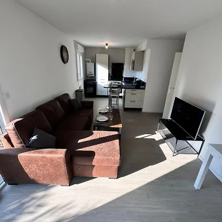 T2 Moderne, Parking Prive Apartment